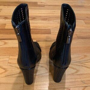 Black Leather Heeled Women’s